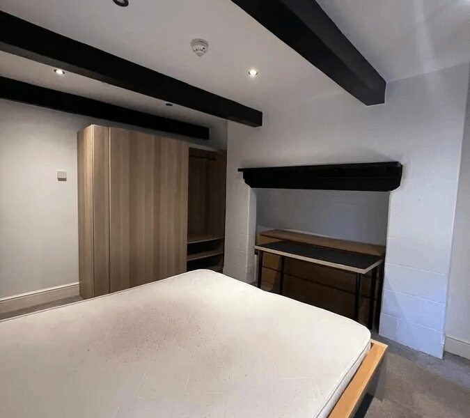 Studio in Farnborough, Hampshire, GU14 7JJ