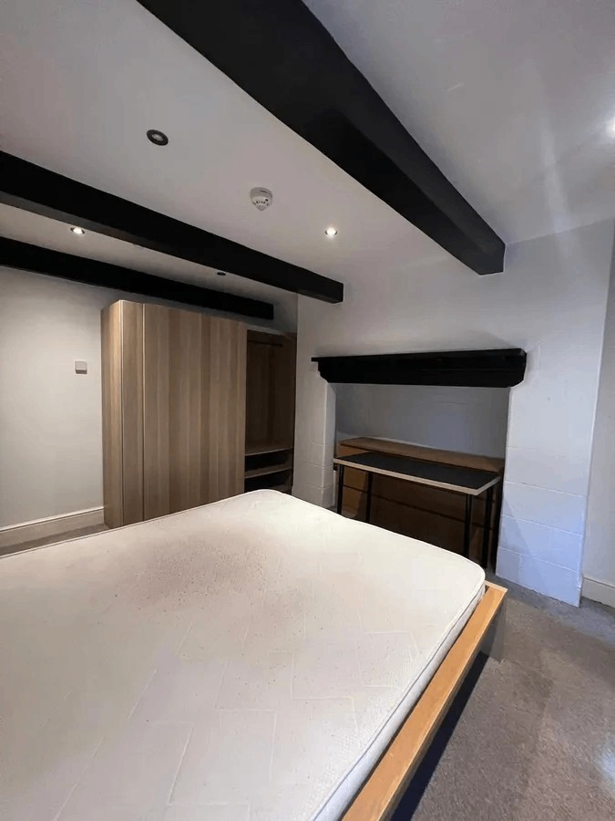 Studio in Farnborough, Hampshire, GU14 7JJ