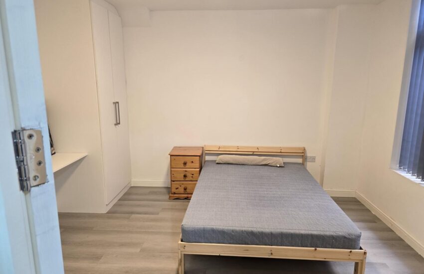 Studio Flat To Rent in Buckinghamshire, Beaconsfield HP92PD near NFTS
